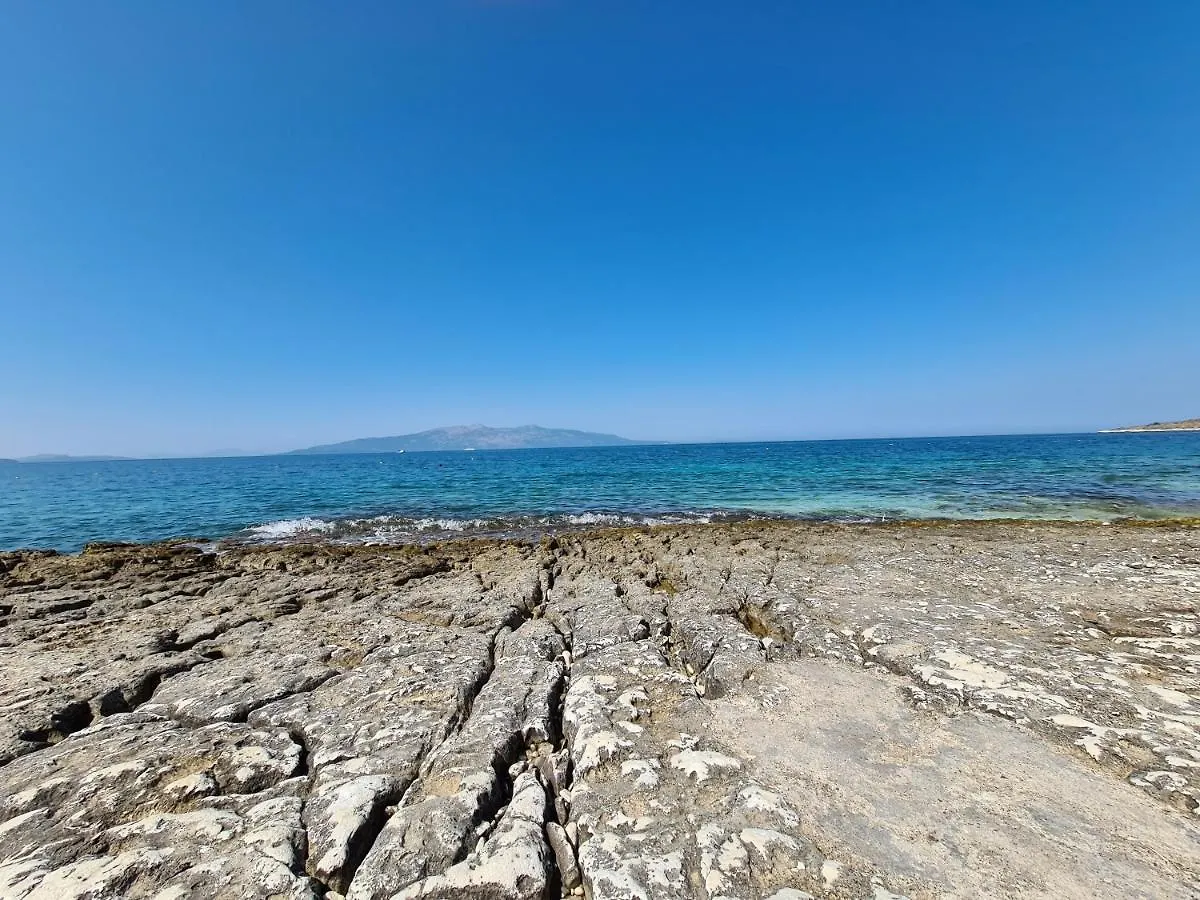 Ortus Rooms Sarandë 2*,