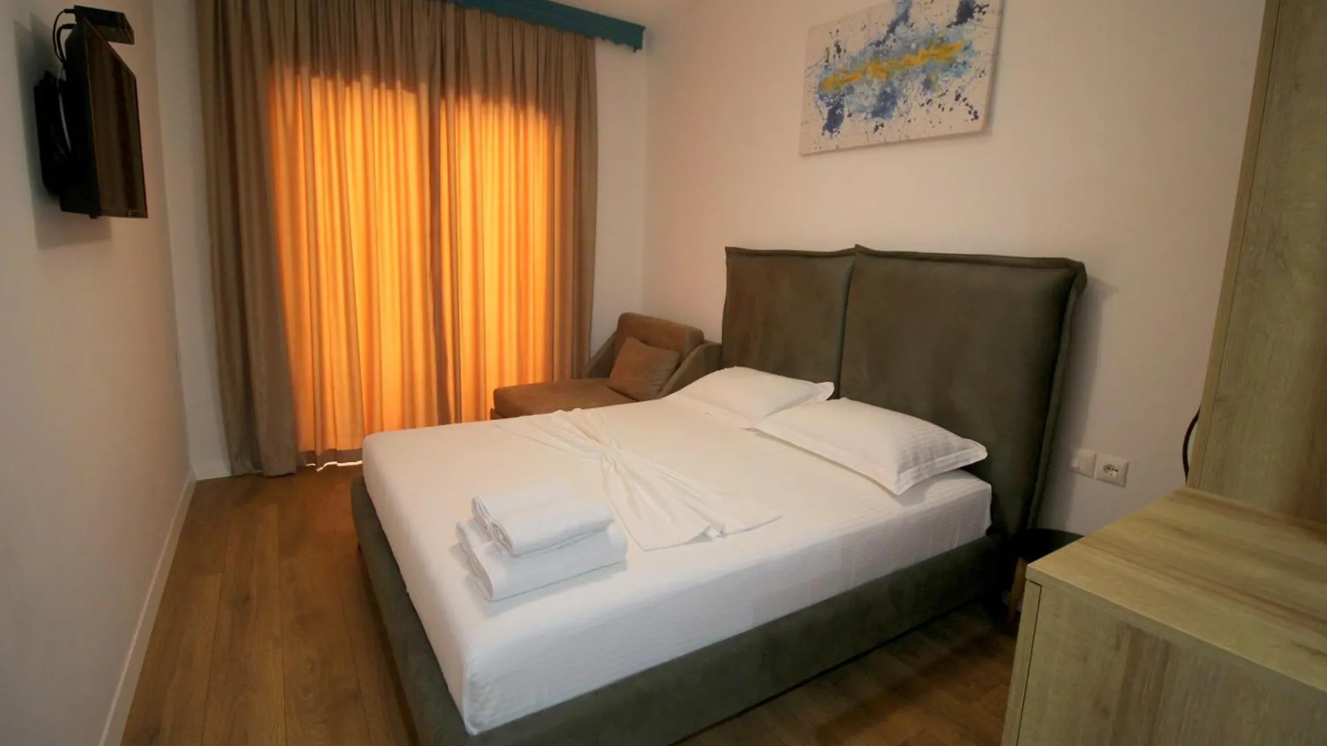 Ortus Rooms Sarandë Hotel