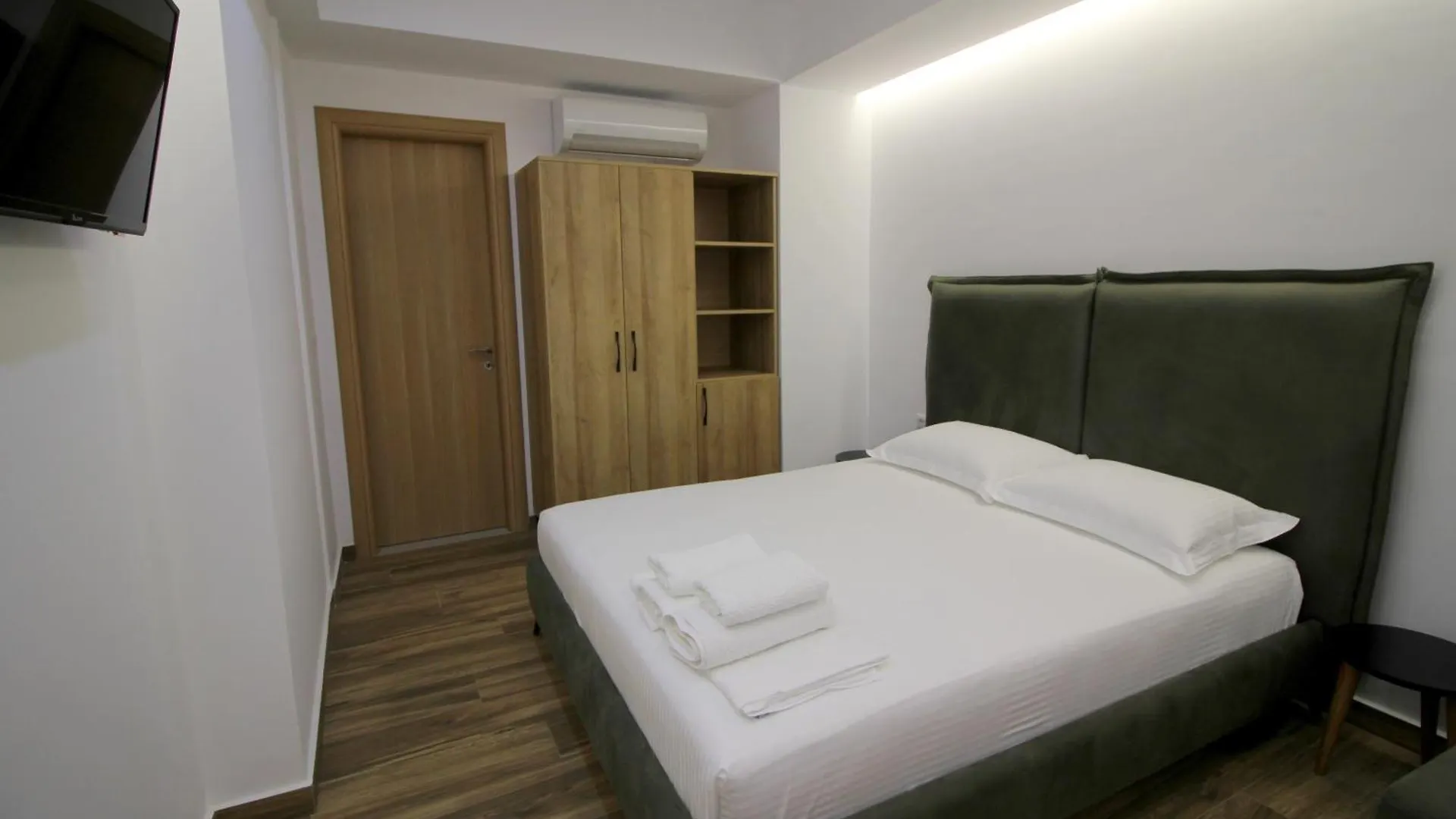Ortus Rooms Sarande 2*,